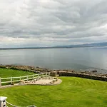 Cliff Side And Sea View Apartment