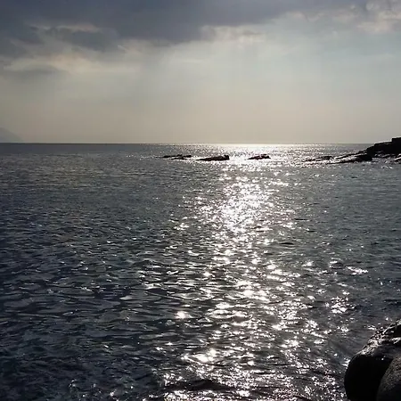 Cliff Side And Sea View * バリーハイグ