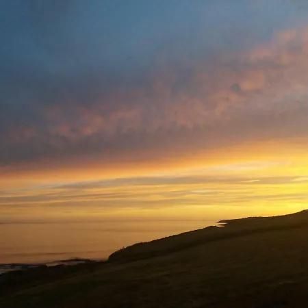 Cliff Side And Sea View * バリーハイグ