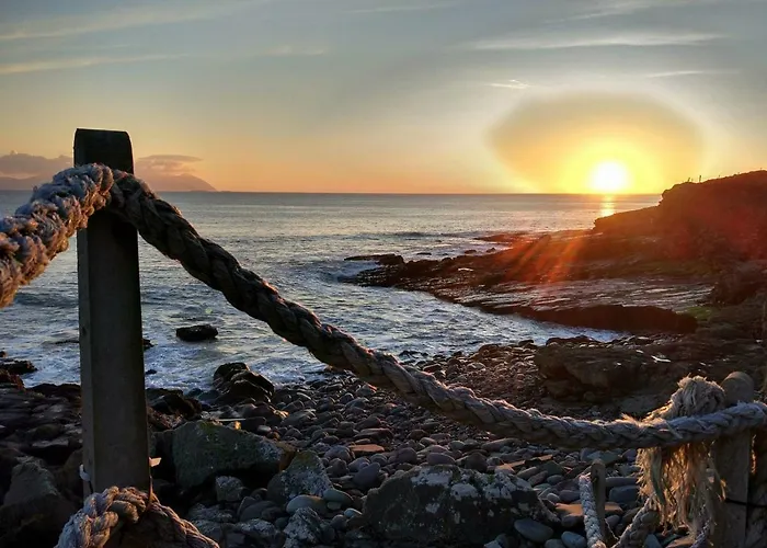Cliff Side And Sea View Apartment *
