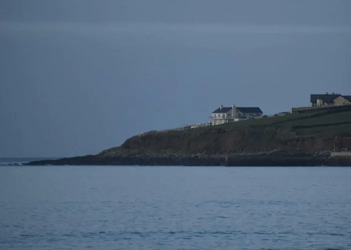 Cliff Side And Sea View Apartment *