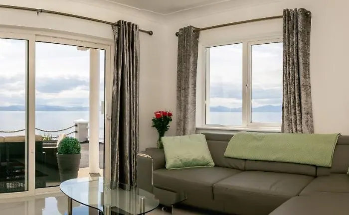 Cliff Side And Sea View Apartment